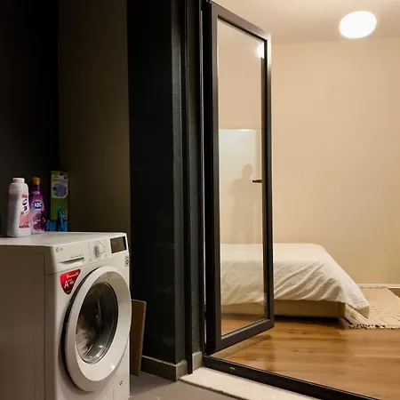 Eliot's - New Bazaar - Modern W King Bed Apartman Tirana