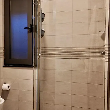 Eliot's - New Bazaar - Modern W King Bed Apartman